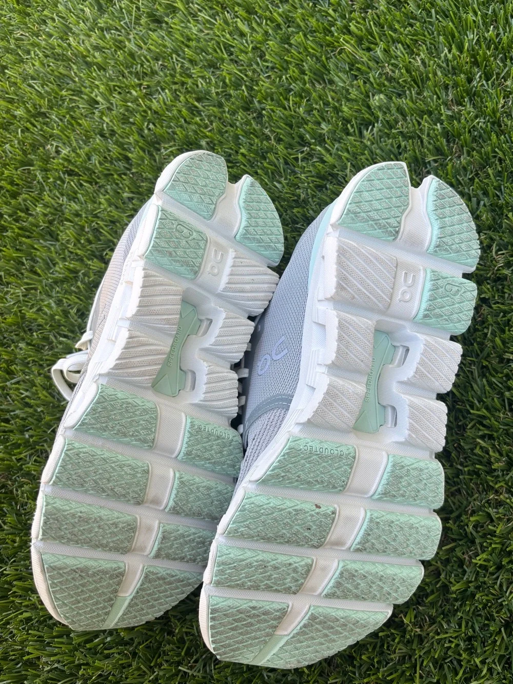 On Cloud Running Shoes - Cloud X4